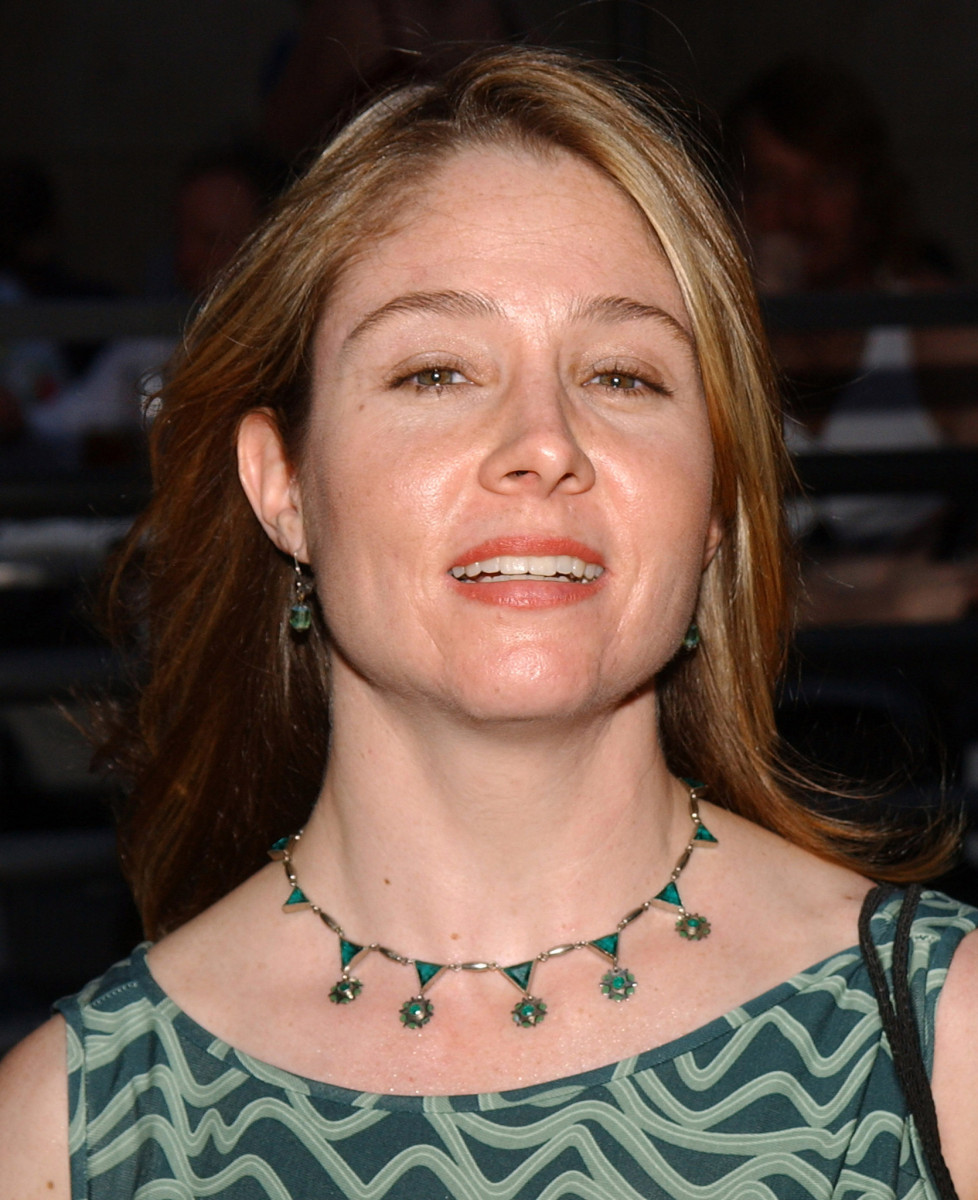 Megan Follows: pic #692151