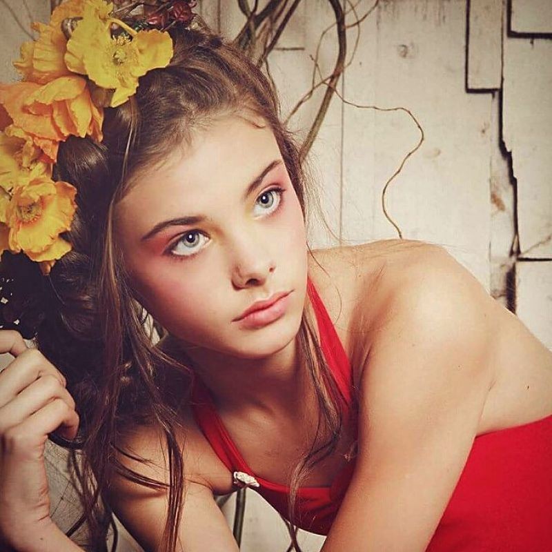 Meika Woollard: pic #1007681