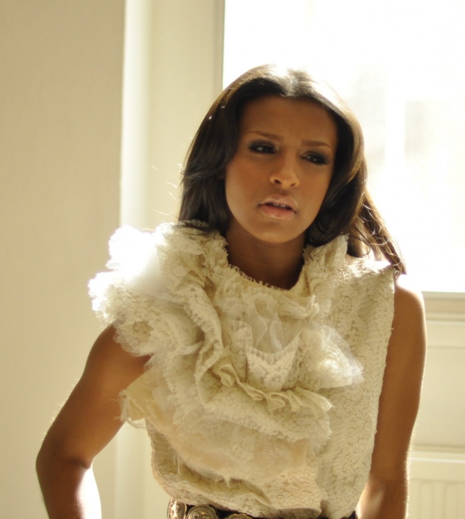 Melody Thornton : pic #556866