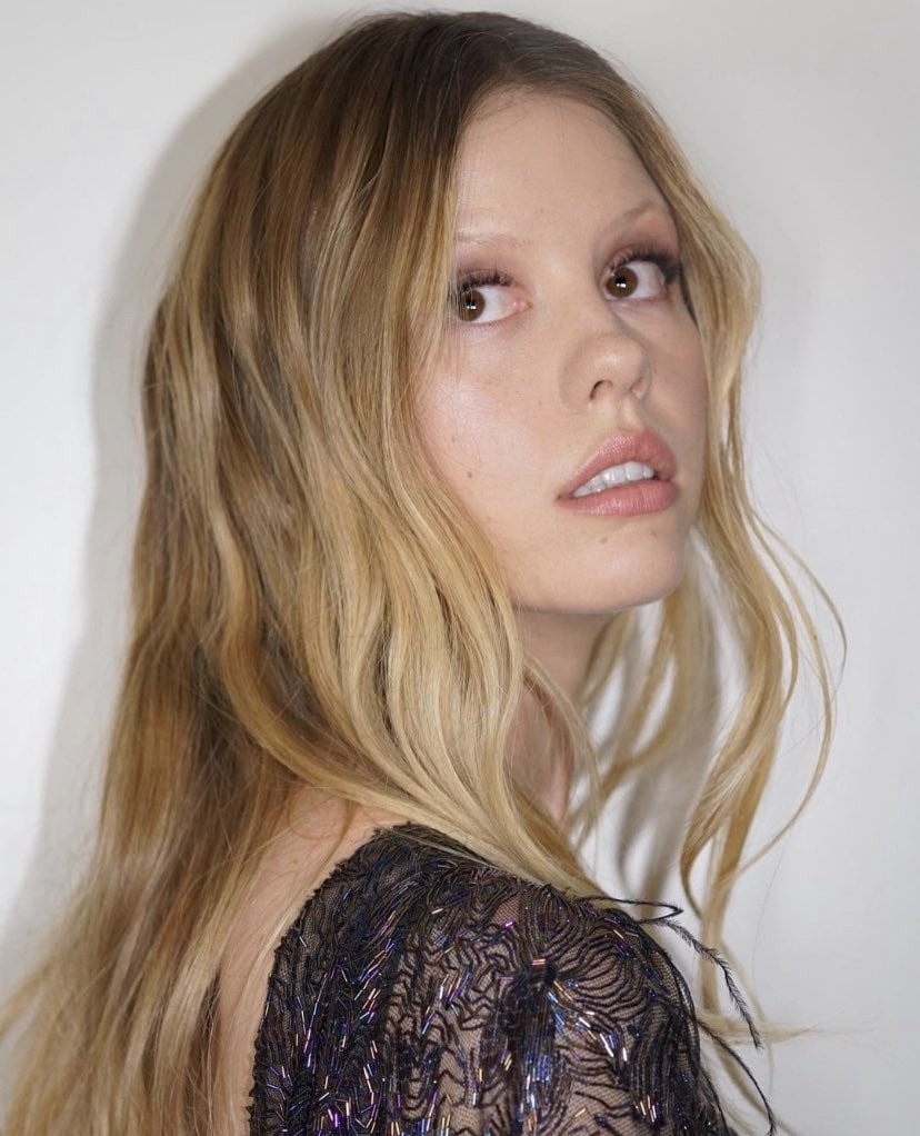 Mia Goth: pic #1323728