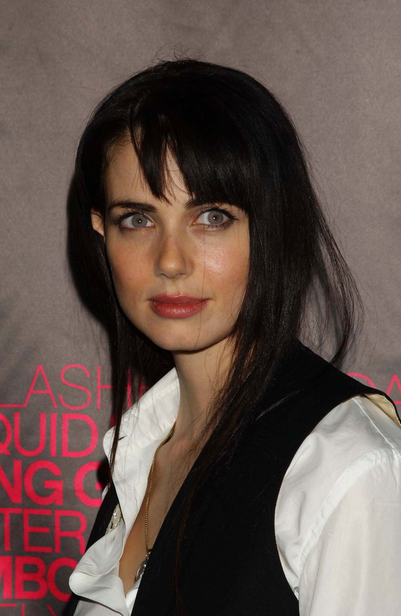 Mia Kirshner: pic #81522