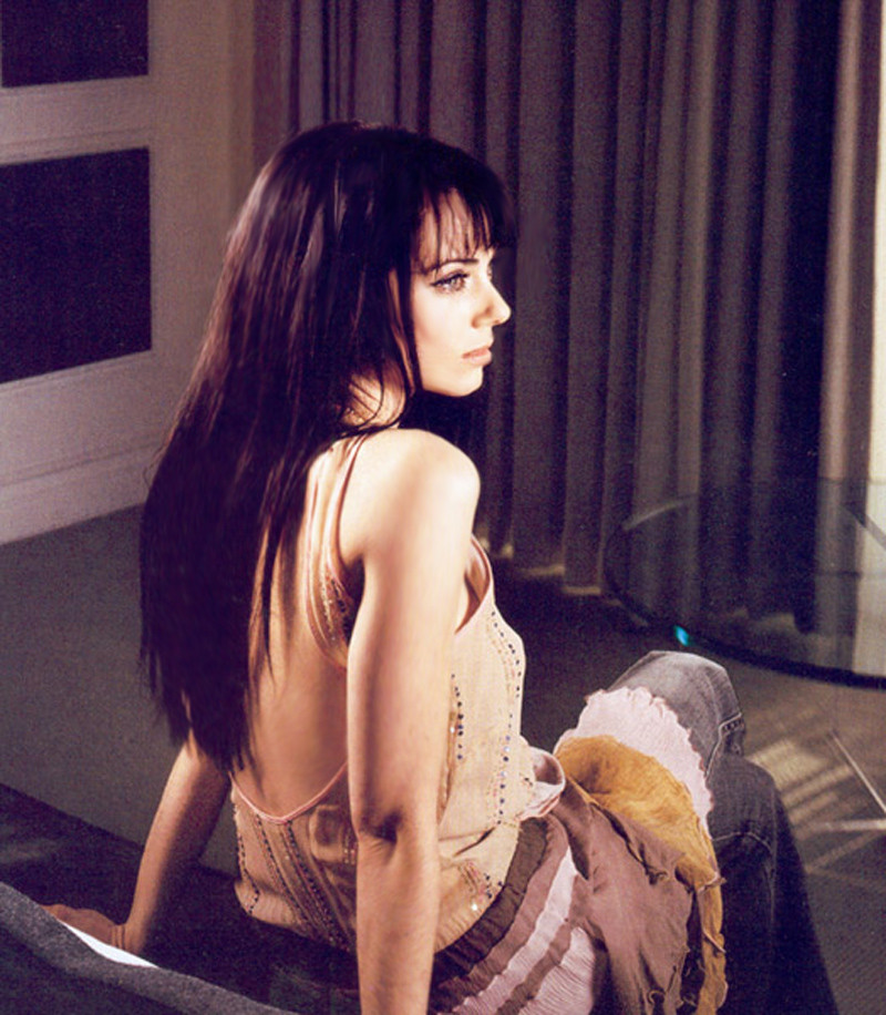 Mia Kirshner: pic #51852