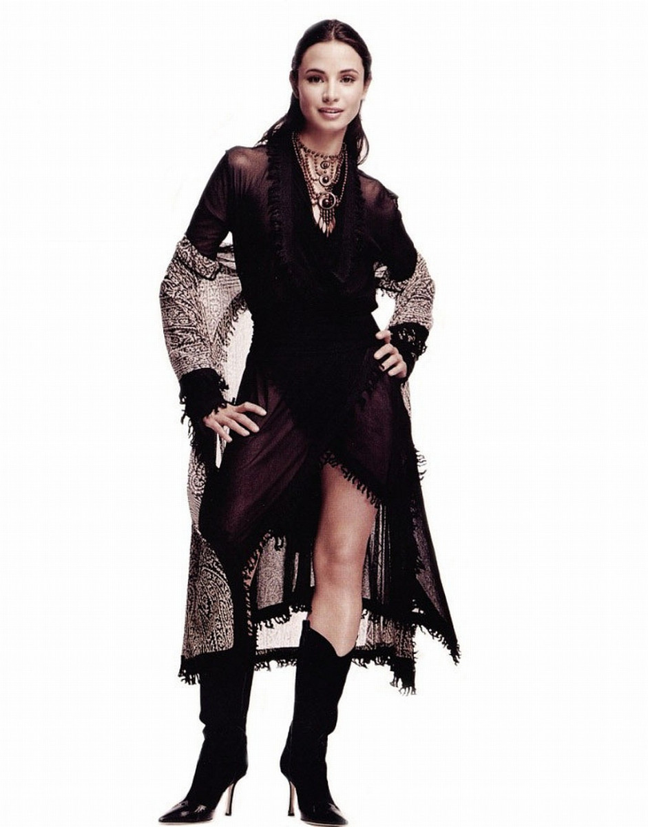 Mia Maestro: pic #35156