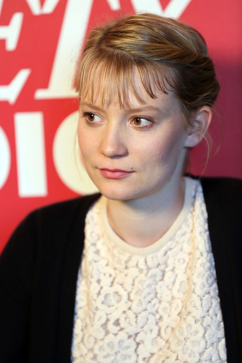 Mia Wasikowska: pic #689009