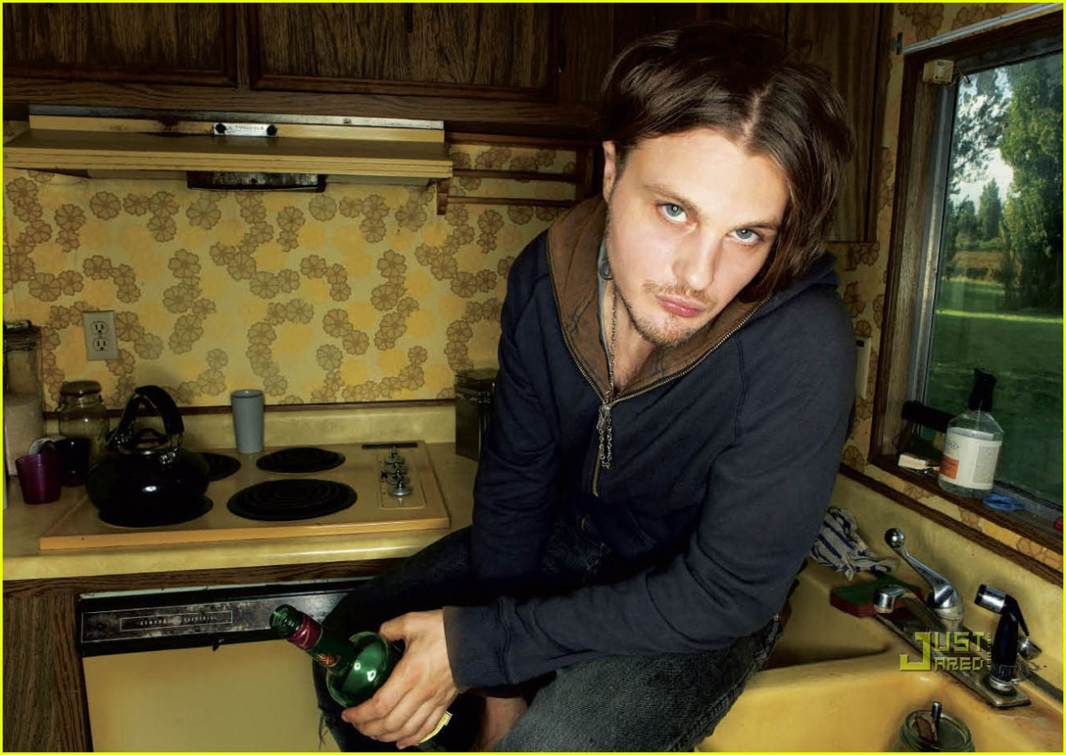 Michael Pitt: pic #496849