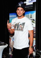 Michael Trevino photo #