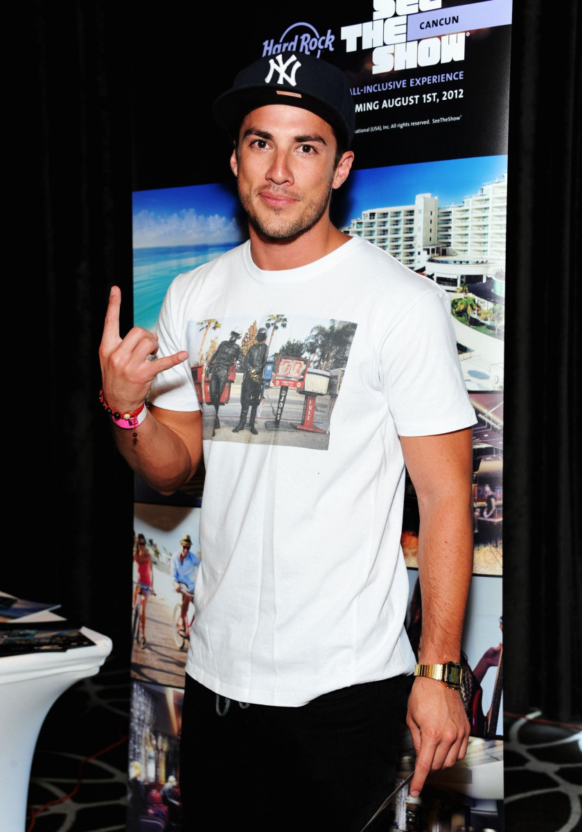 Michael Trevino: pic #497269