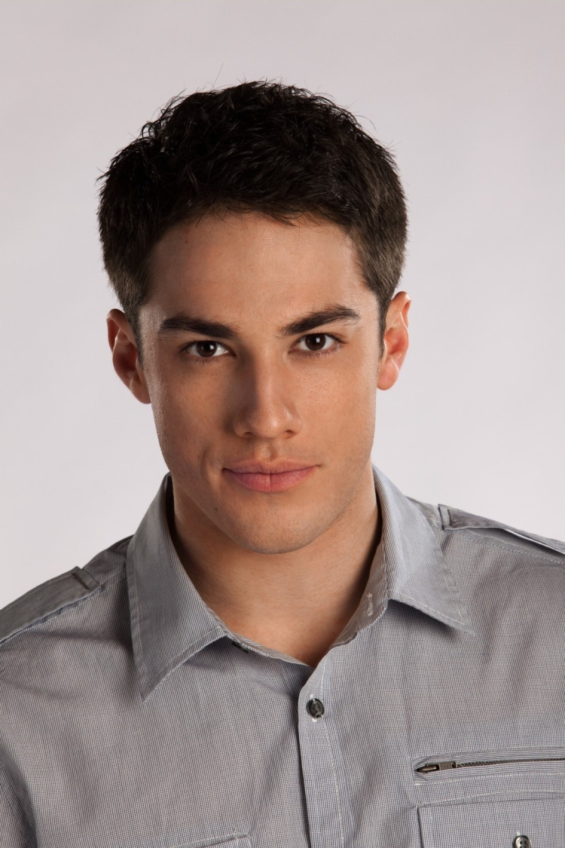 Michael Trevino: pic #416808
