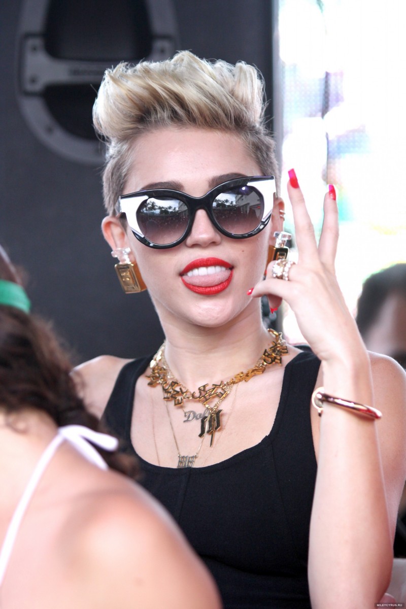 Miley Cyrus: pic #622537