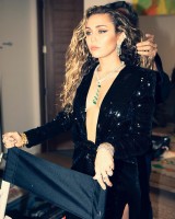 Miley Cyrus photo #