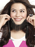 Miranda Cosgrove photo #