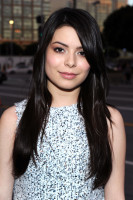 Miranda Cosgrove photo #