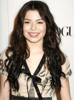 Miranda Cosgrove photo #