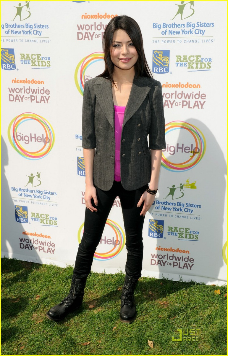 Miranda Cosgrove: pic #309016