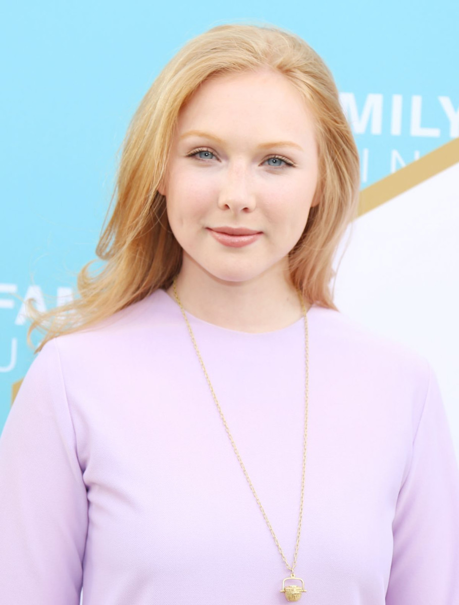 Molly C. Quinn: pic #929348