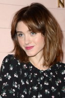photo 16 in Natalia Dyer gallery [id1013524] 2018-02-27