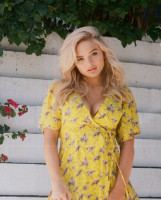 Natalie Alyn Lind photo #