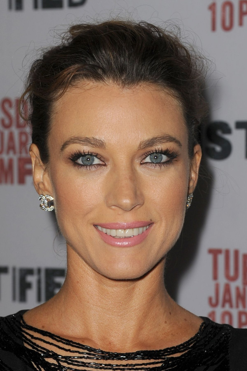 Natalie Zea: pic #661002