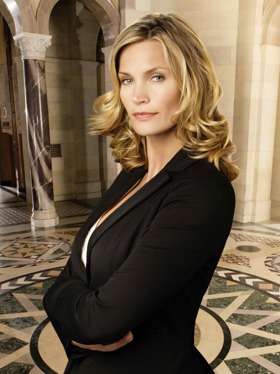 Natasha Henstridge: pic #364375