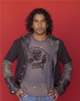 Naveen Andrews pic #327095