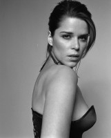 Neve Campbell photo #