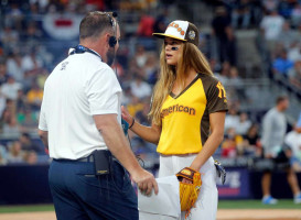 Nina Agdal photo #