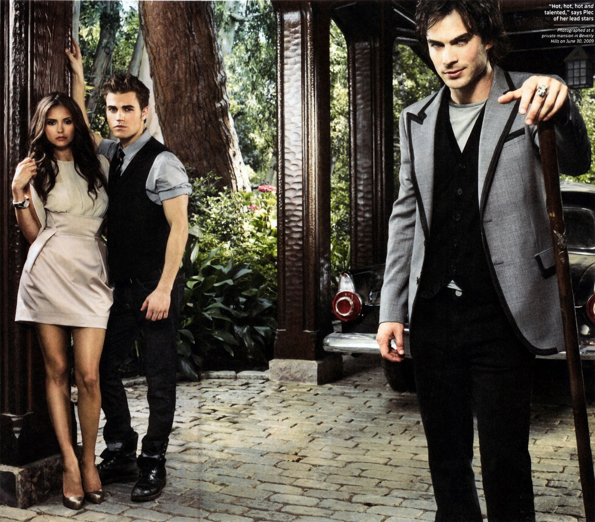 Nina Dobrev: pic #693959
