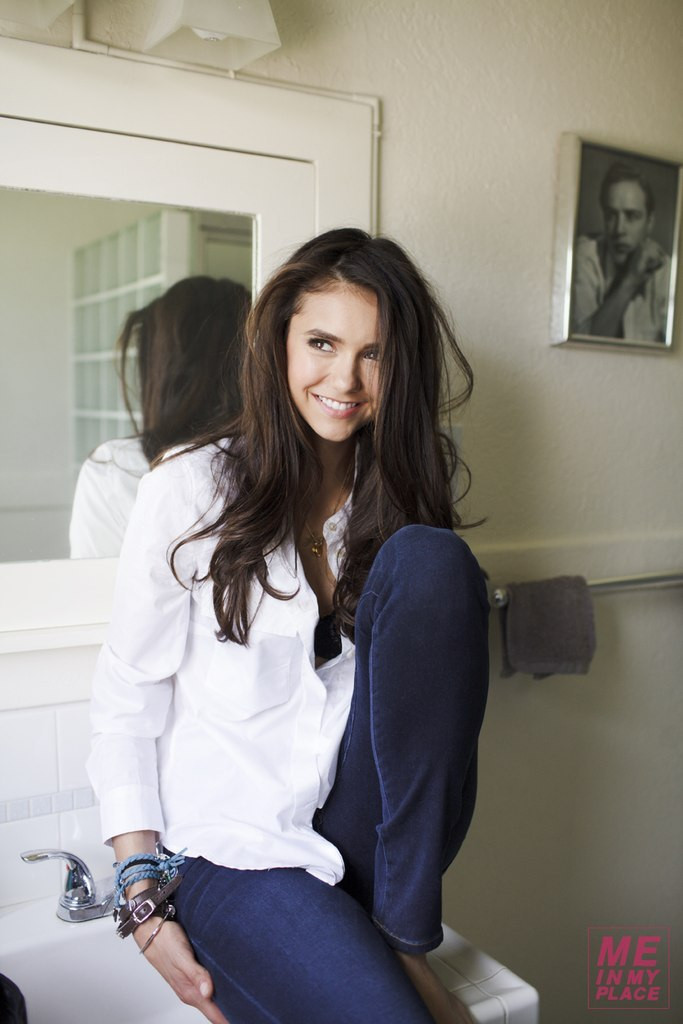 Nina Dobrev: pic #509282
