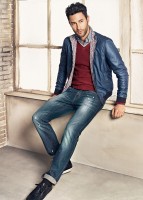 Noah Mills photo #