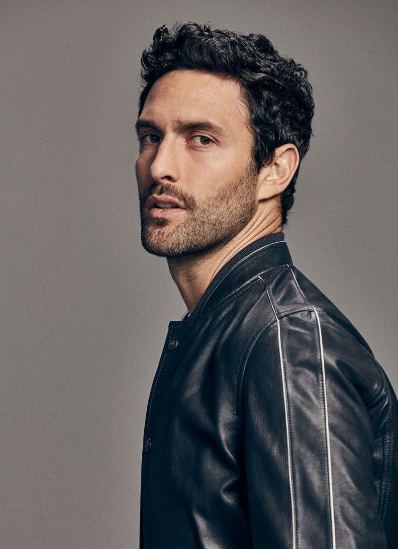 Noah Mills: pic #1091280