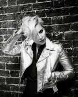 Noomi Rapace photo #