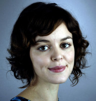 Nora Zehetner photo #