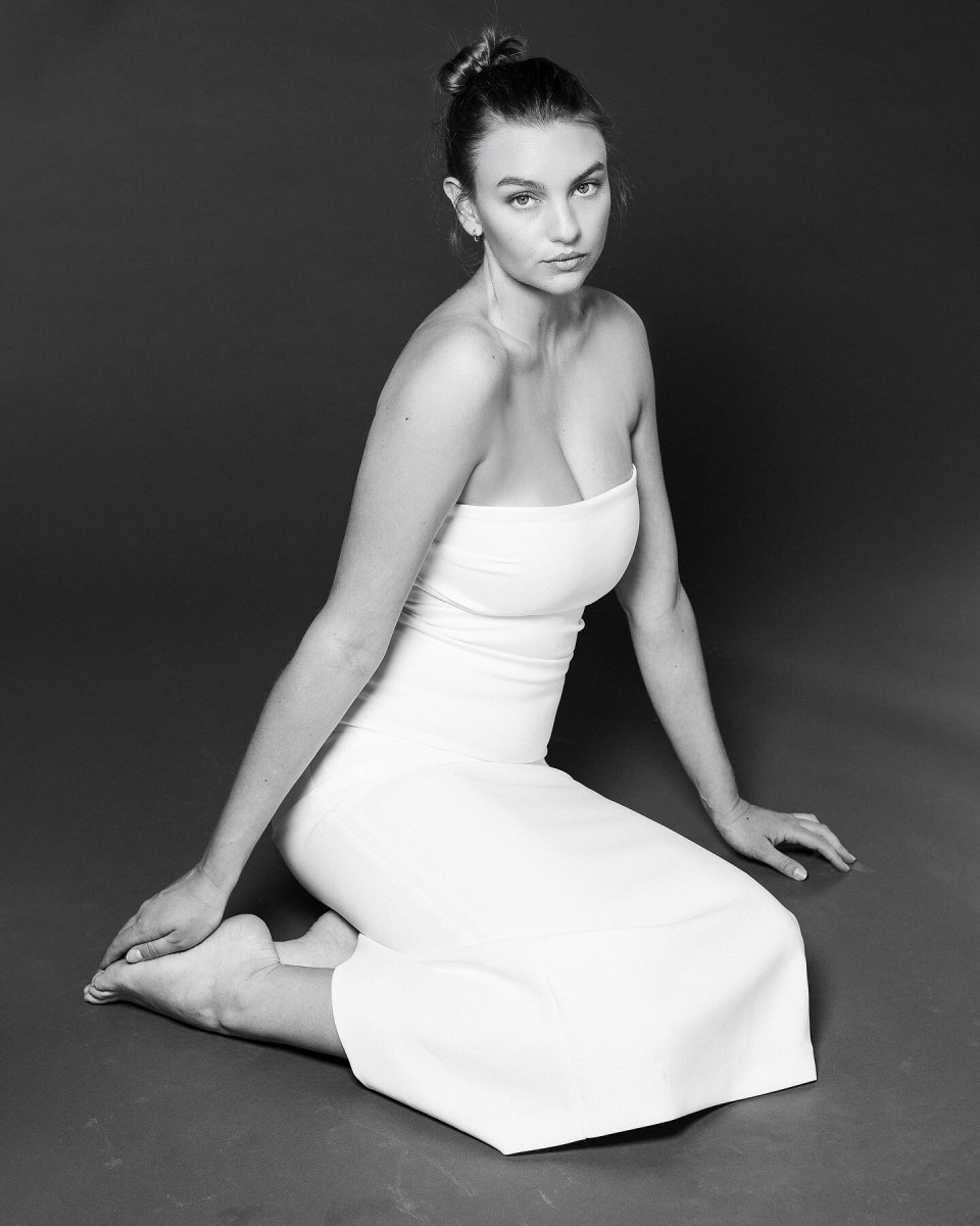 Olivia Brower: pic #1366055