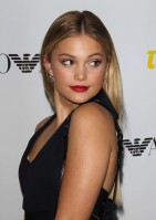 Olivia Holt photo #