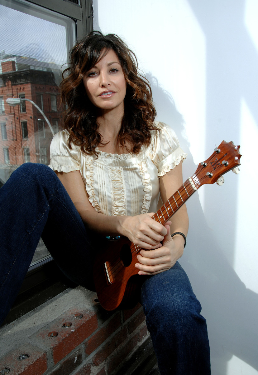 Gina Gershon: pic #208954