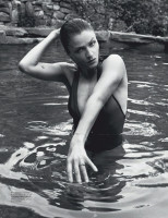 Helena Christensen photo #