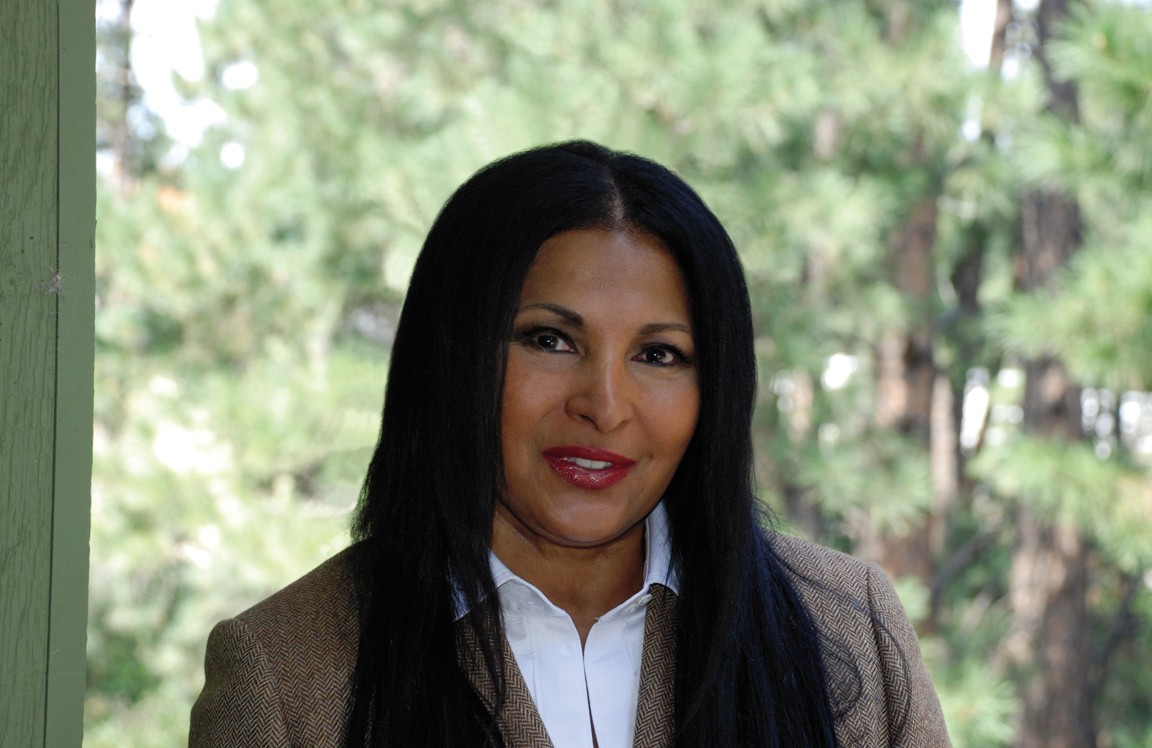 Pam Grier: pic #362346