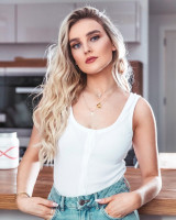 Perrie Edwards photo #