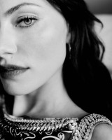 Phoebe Tonkin photo #