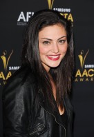 Phoebe Tonkin photo #