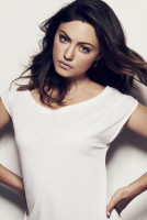 Phoebe Tonkin photo #