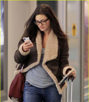 Phoebe Tonkin photo #