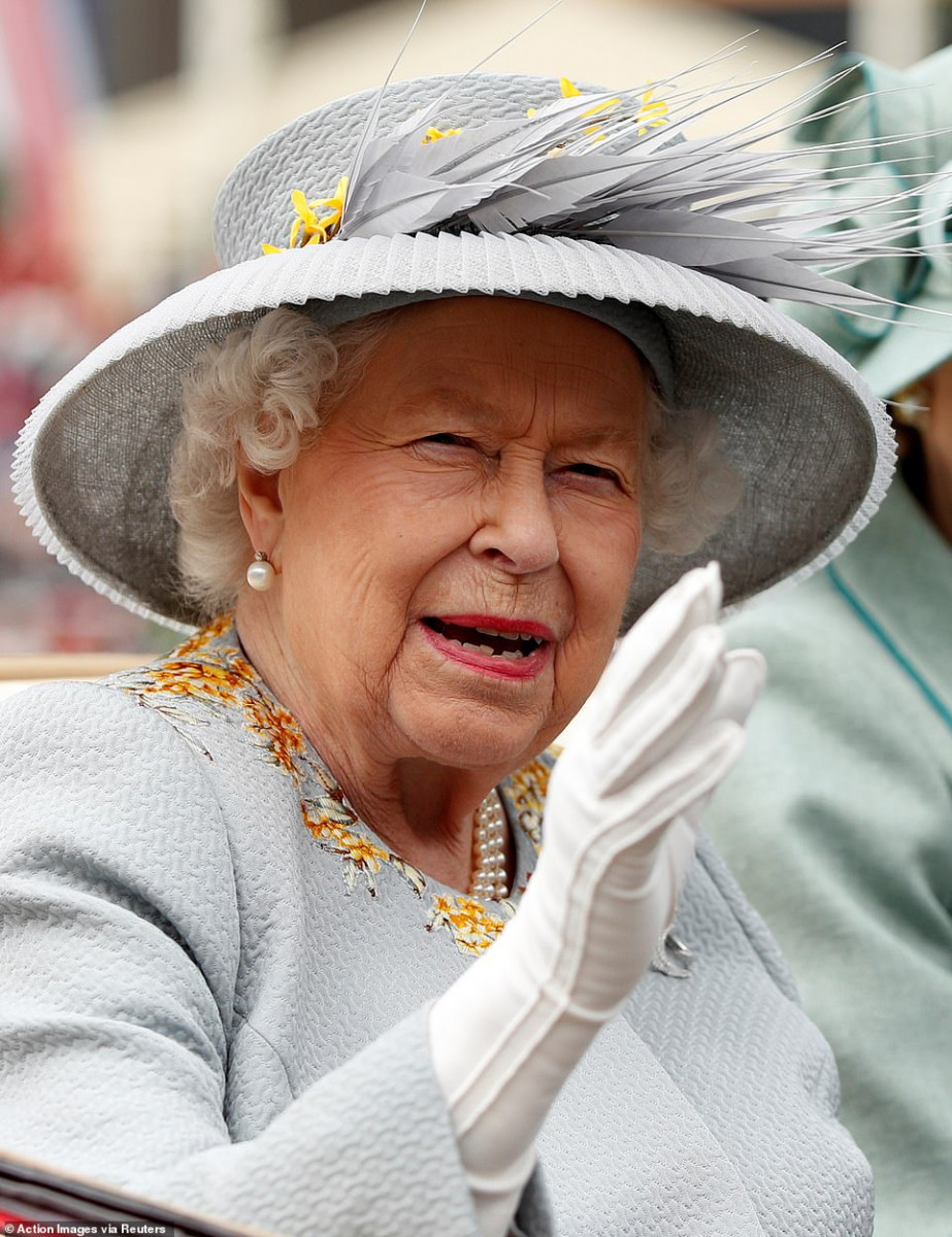 Queen Elizabeth ll : pic #1147923