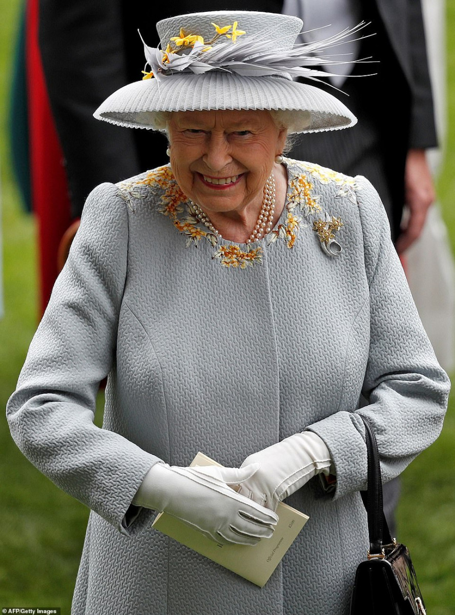 Queen Elizabeth ll : pic #1147884