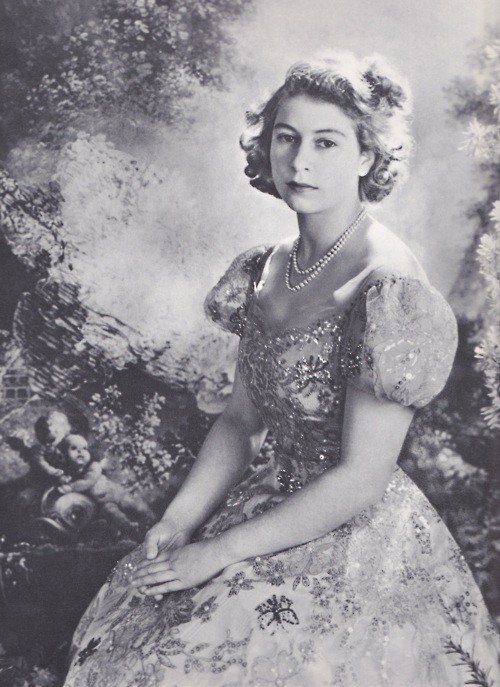 Queen Elizabeth ll : pic #497934