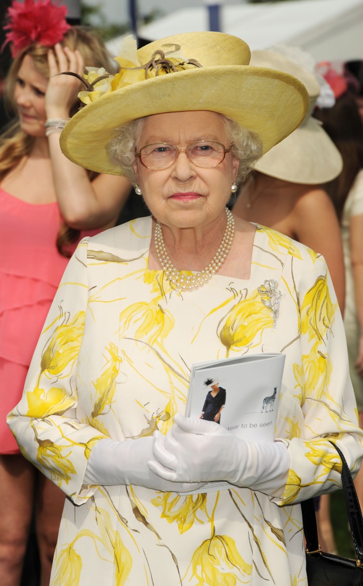 Queen Elizabeth ll : pic #497796
