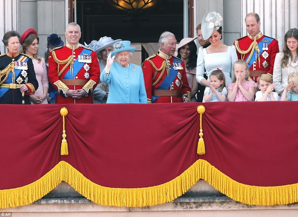 Queen Elizabeth ll : pic #1043806