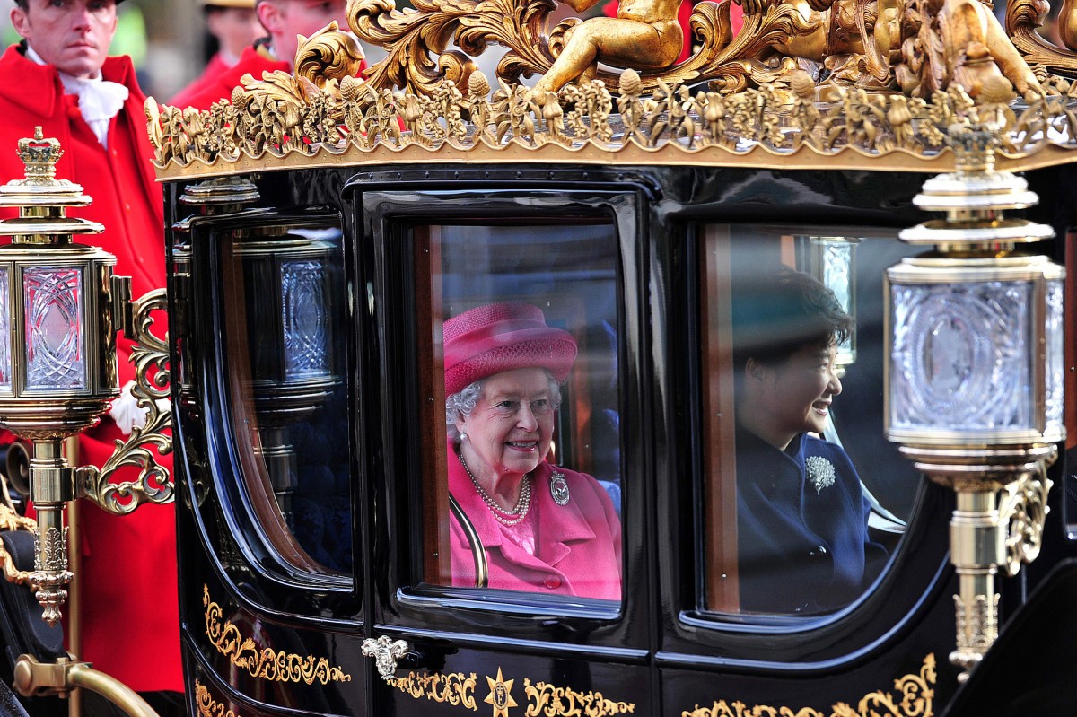 Queen Elizabeth ll : pic #708818