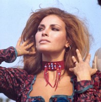 Raquel Welch photo #