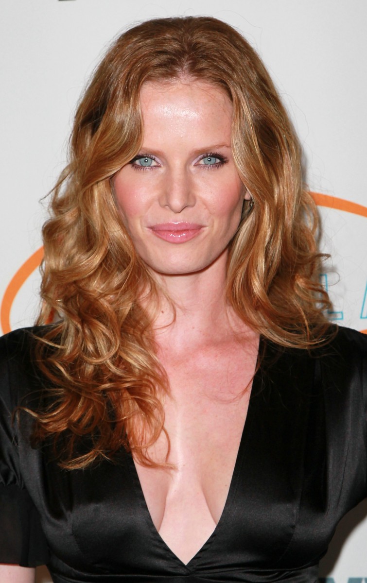 Rebecca Mader: pic #848407